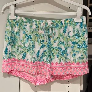 Lilly Pulitzer fresh citrus shorts with pockets.